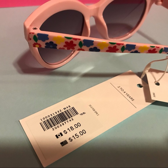 New Janie and Jack Sunglasses age 2-4 years, Block 95%UVB & 60%UVA. Pink floral - Picture 5 of 5
